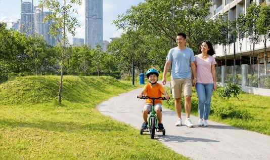 Family walking along Promenade Boulevard at 9 Seputeh, lifestyle photo